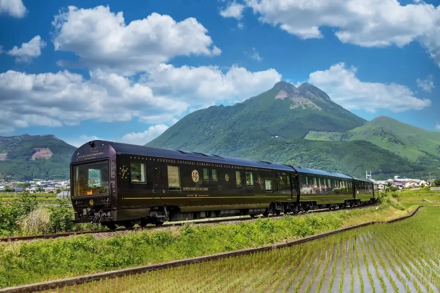 Discover Luxe Train Travel Experiences: The Ultimate Journey in Comfort and Style