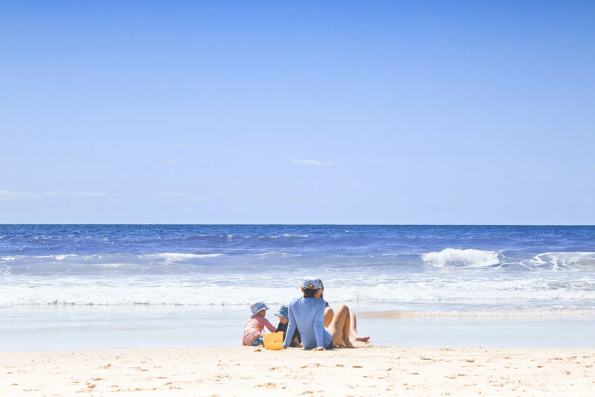 How to Travel on a Budget with a Large Family: Tips for Affordable Family Vacations