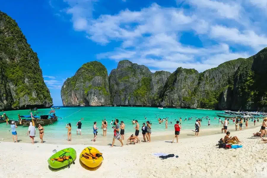 Travel to Thailand: Discover the Best Beaches and Temples for Your Ultimate Vacation