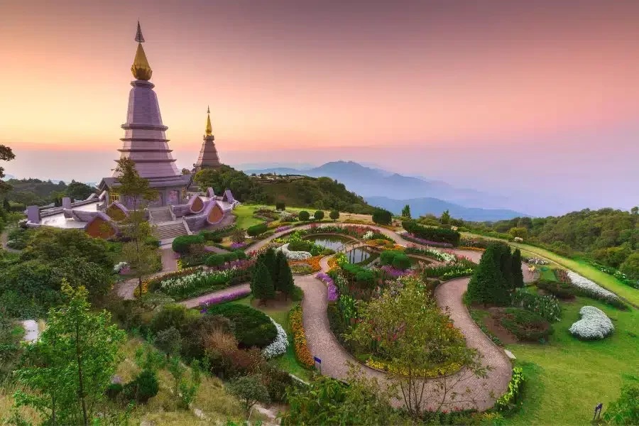 Travel to Thailand: Discover the Best Beaches and Temples for Your Ultimate Vacation