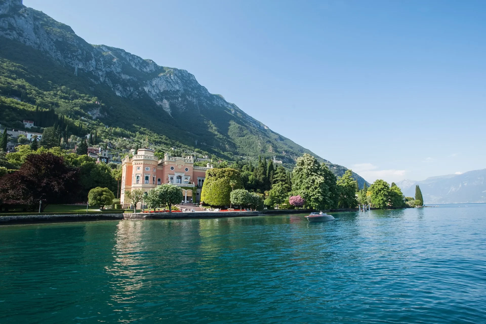 Luxury Hotels in Italy for a Romantic Vacation: Top Picks for Couples