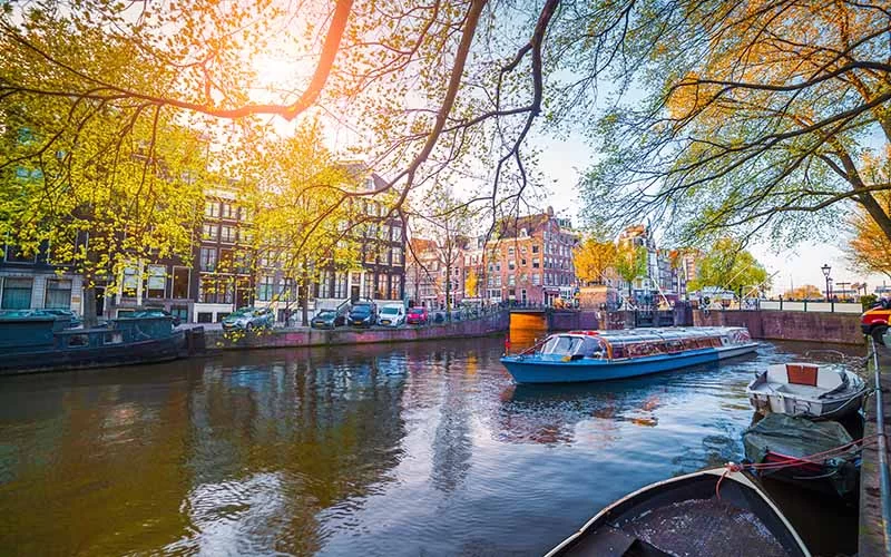 Best Time to Travel to Amsterdam: A Guide to Exploring the Dutch Capital