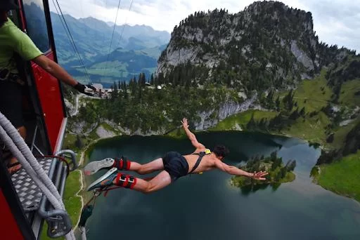 Best Outdoor Adventure Activities in the Swiss Alps