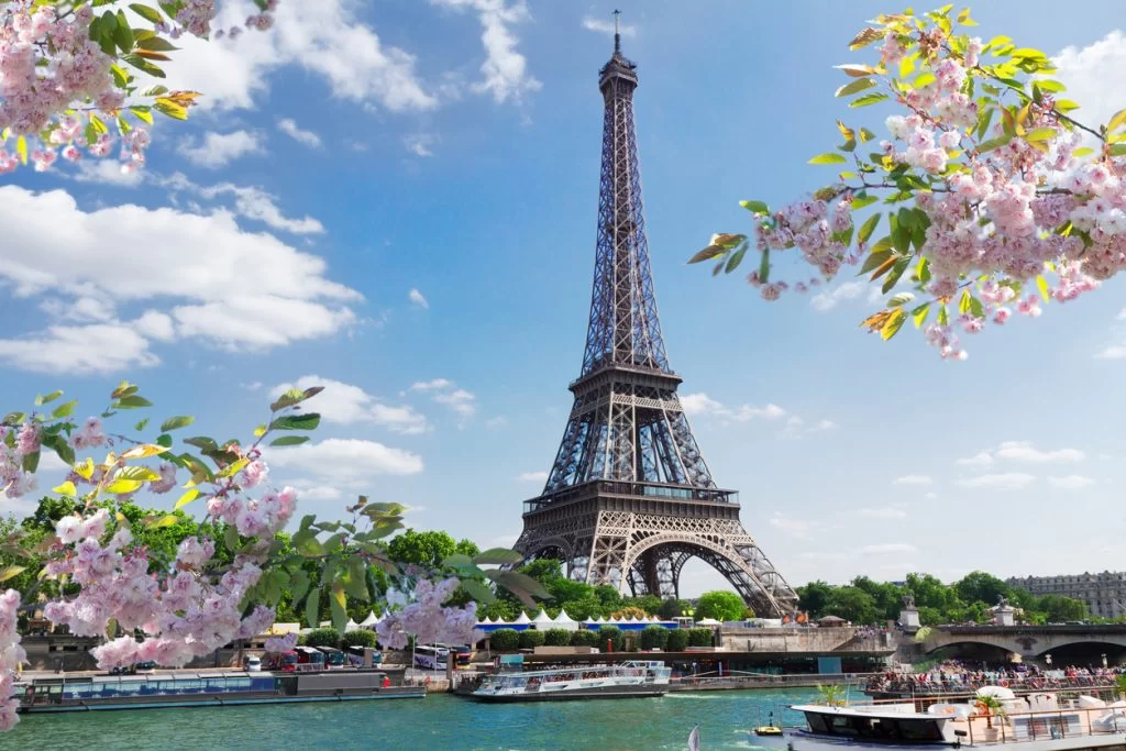 Explore Luxury Travel Destinations for a Romantic Getaway in Paris