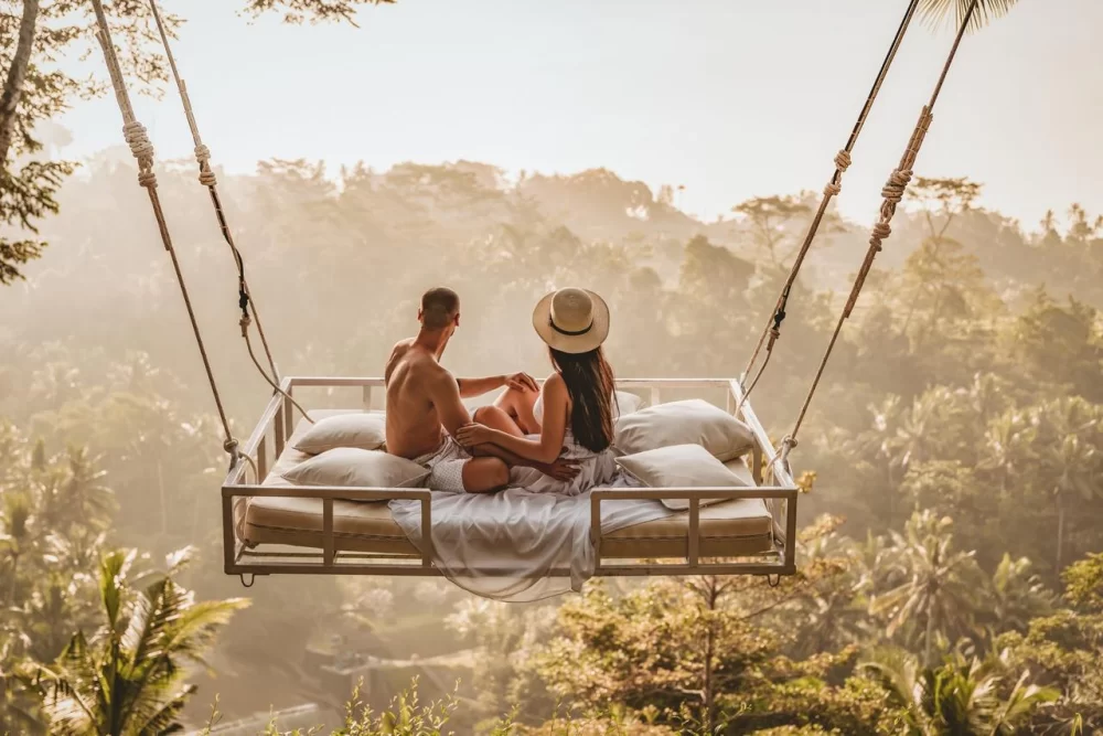 Best Places to Propose Abroad: Romantic Destinations and Expert Tips